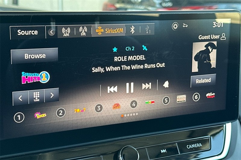 Nissan Altima Vehicle Full-screen Gallery Image 17