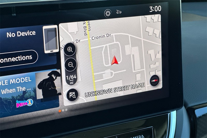 Nissan Altima Vehicle Full-screen Gallery Image 18