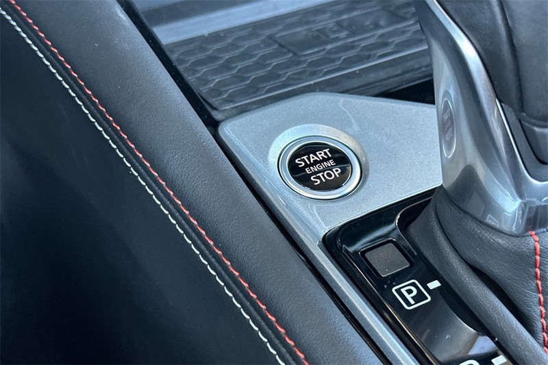 Nissan Altima Vehicle Full-screen Gallery Image 22