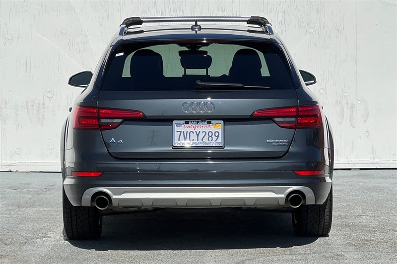 Audi allroad Vehicle Full-screen Gallery Image 05