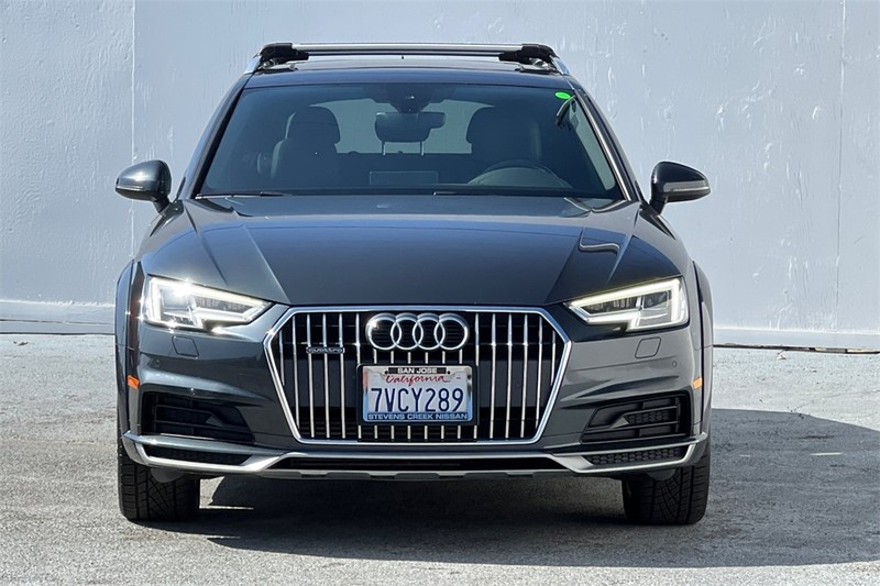 Audi allroad Vehicle Full-screen Gallery Image 09
