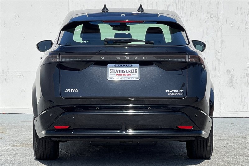 Nissan ARIYA Vehicle Full-screen Gallery Image 05