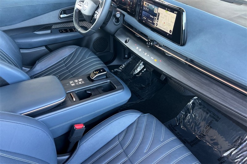 Nissan ARIYA Vehicle Full-screen Gallery Image 16