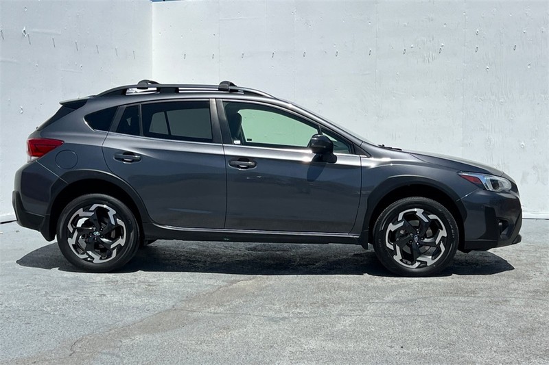Subaru Crosstrek Vehicle Full-screen Gallery Image 03