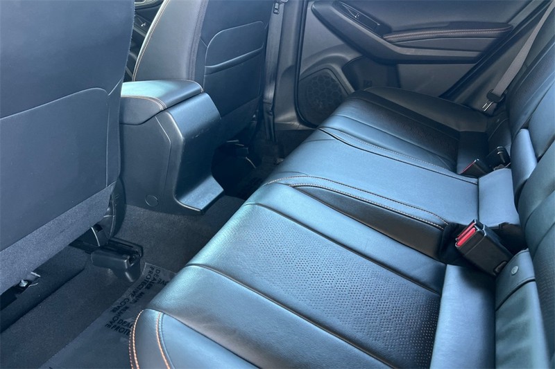 Subaru Crosstrek Vehicle Full-screen Gallery Image 12