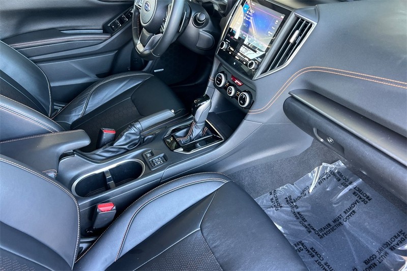 Subaru Crosstrek Vehicle Full-screen Gallery Image 16