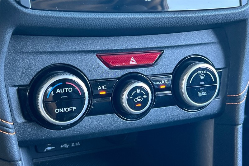 Subaru Crosstrek Vehicle Full-screen Gallery Image 21