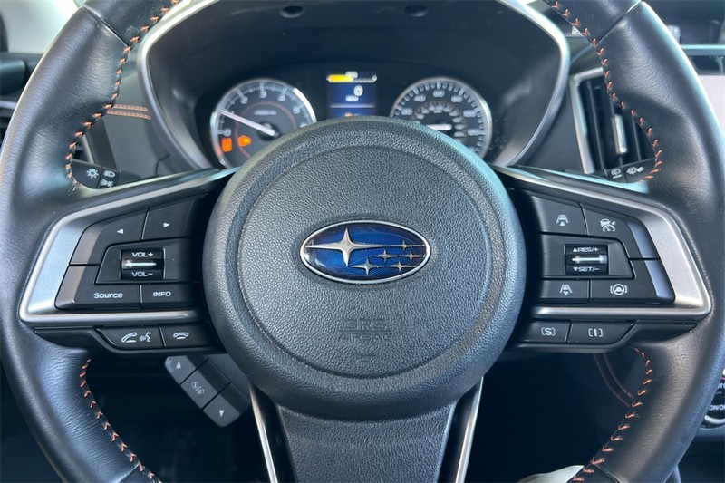 Subaru Crosstrek Vehicle Full-screen Gallery Image 24