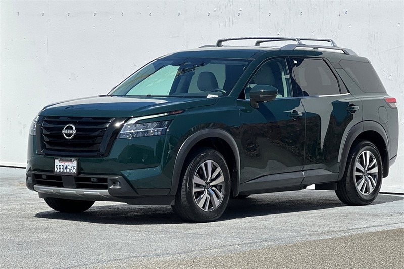 Nissan Pathfinder Vehicle Full-screen Gallery Image 08