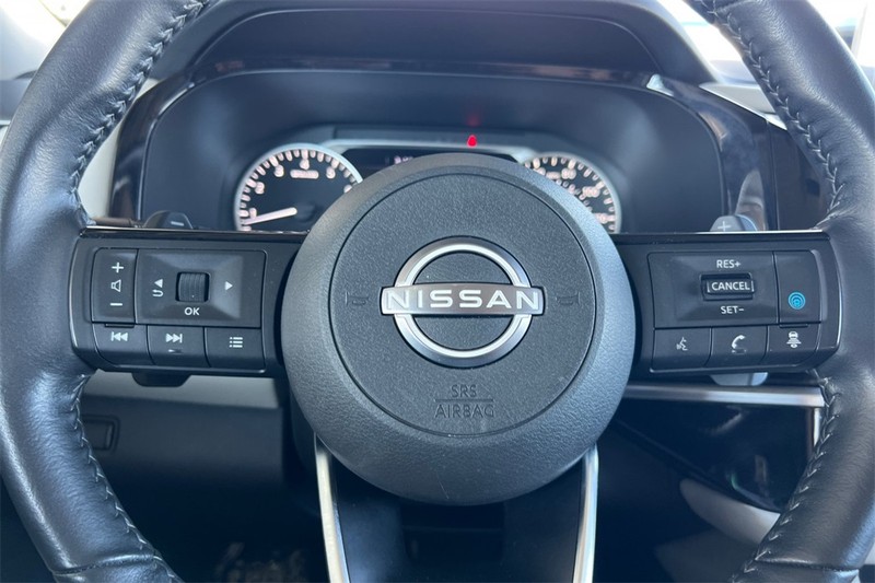 Nissan Pathfinder Vehicle Full-screen Gallery Image 24