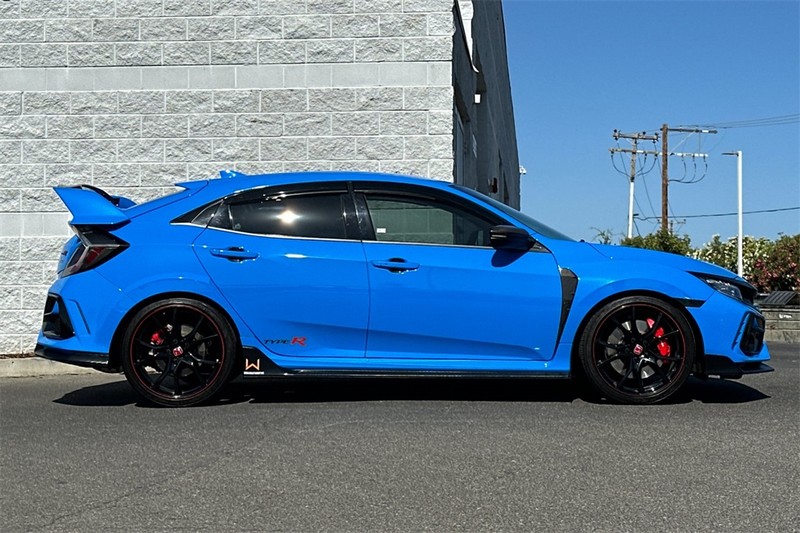 Honda Civic Type R Vehicle Full-screen Gallery Image 03
