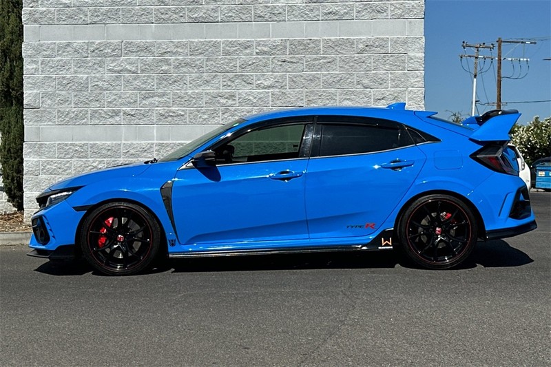 Honda Civic Type R Vehicle Full-screen Gallery Image 07