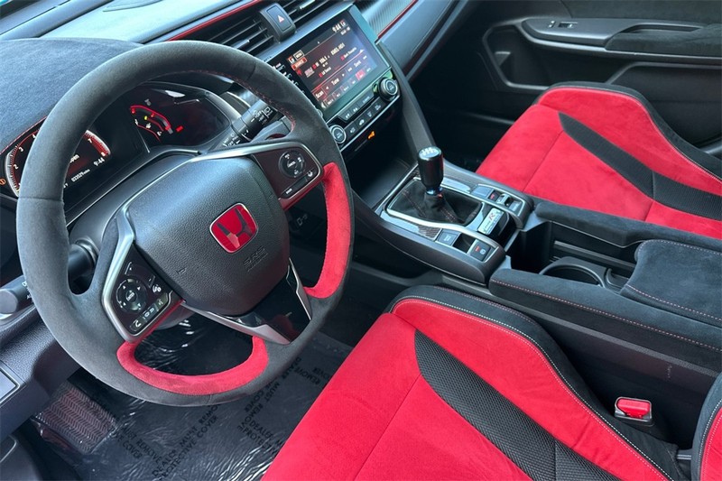 Honda Civic Type R Vehicle Full-screen Gallery Image 10