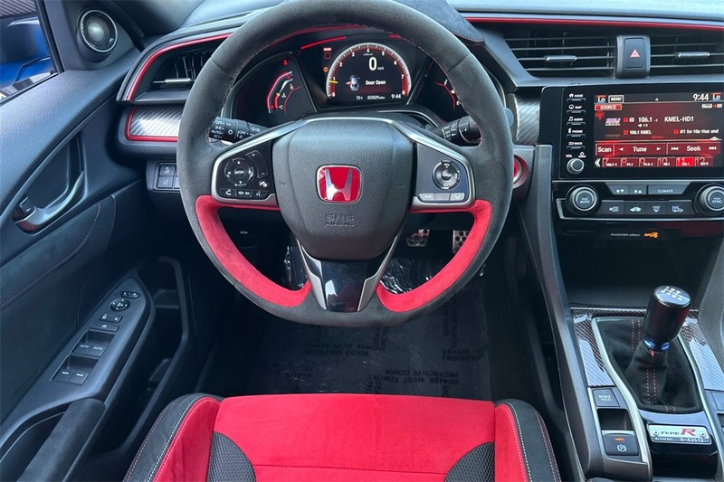 Honda Civic Type R Vehicle Full-screen Gallery Image 14