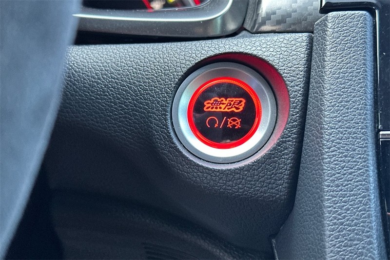 Honda Civic Type R Vehicle Full-screen Gallery Image 23