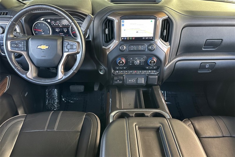 Chevrolet Silverado 2500HD Vehicle Full-screen Gallery Image 13