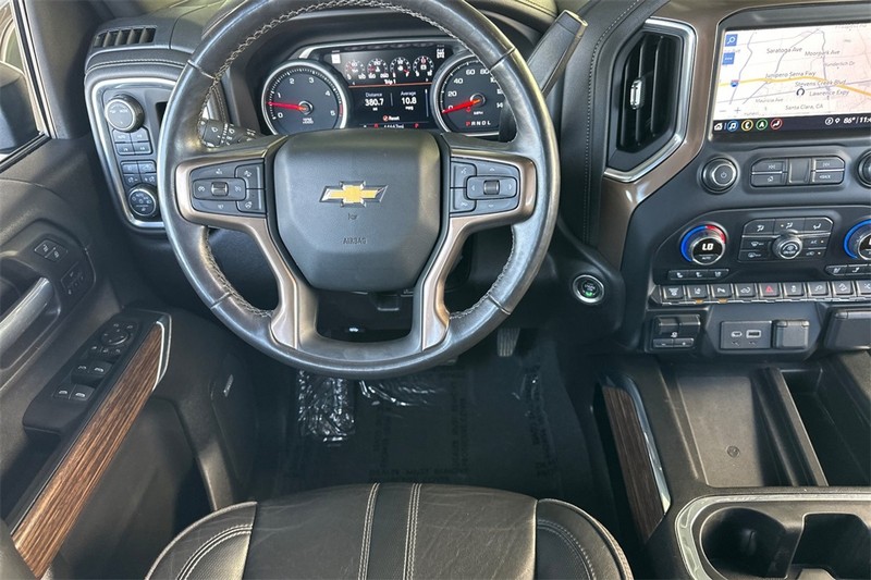 Chevrolet Silverado 2500HD Vehicle Full-screen Gallery Image 14