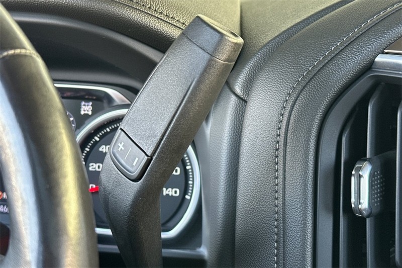 Chevrolet Silverado 2500HD Vehicle Full-screen Gallery Image 21
