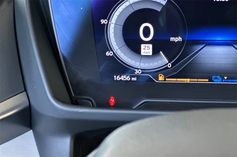 BMW i8 Vehicle Full-screen Gallery Image 25
