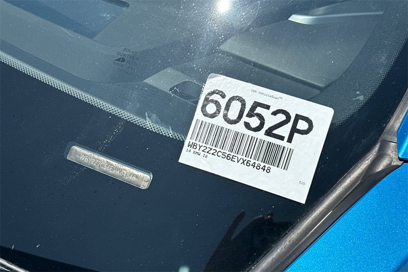 BMW i8 Vehicle Full-screen Gallery Image 28