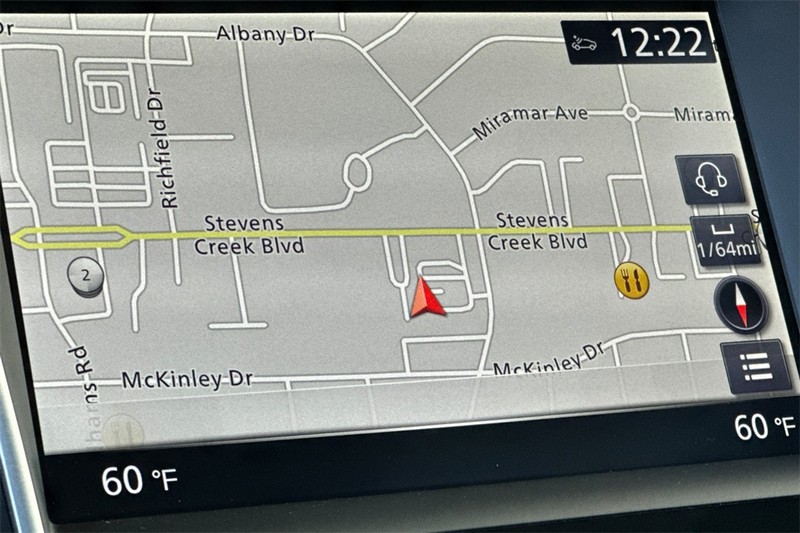 INFINITI Q50 Vehicle Full-screen Gallery Image 18