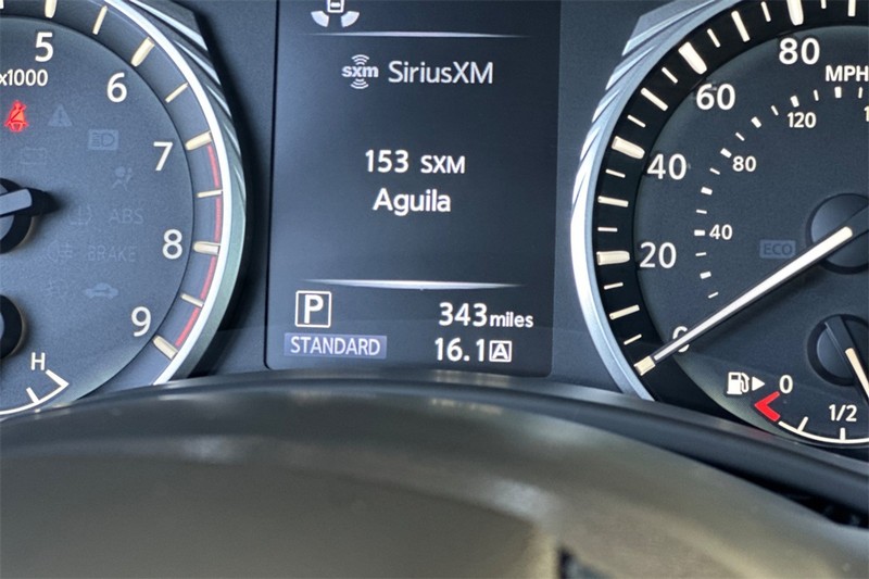 INFINITI Q50 Vehicle Full-screen Gallery Image 25