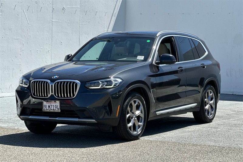 BMW X3 Vehicle Full-screen Gallery Image 08