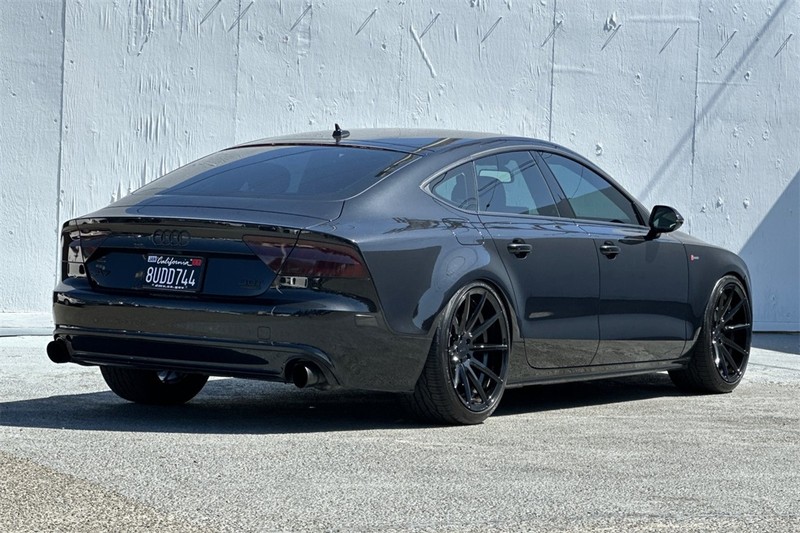 Audi A7 Vehicle Full-screen Gallery Image 04
