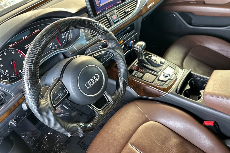 Audi A7 Vehicle Full-screen Gallery Image 10