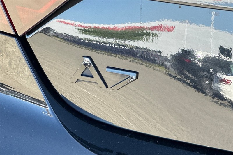 Audi A7 Vehicle Full-screen Gallery Image 27