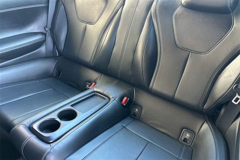 INFINITI Q60 Vehicle Full-screen Gallery Image 12
