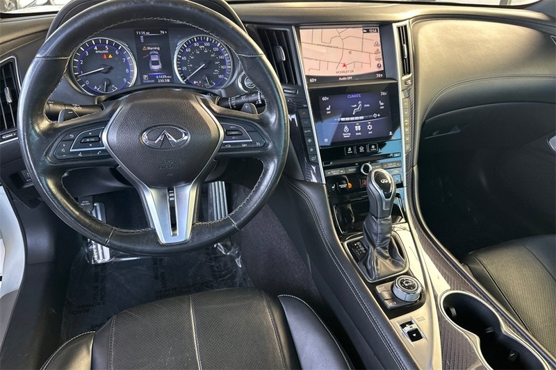 INFINITI Q60 Vehicle Full-screen Gallery Image 13