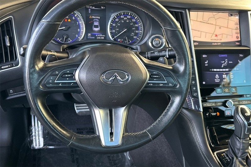 INFINITI Q60 Vehicle Full-screen Gallery Image 14