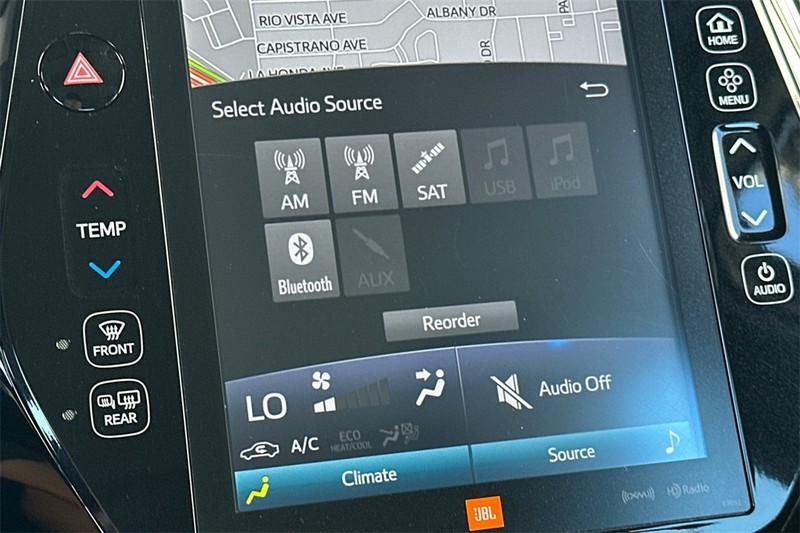 Toyota Prius Prime Vehicle Full-screen Gallery Image 18