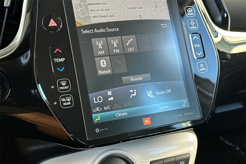 Toyota Prius Prime Vehicle Full-screen Gallery Image 21