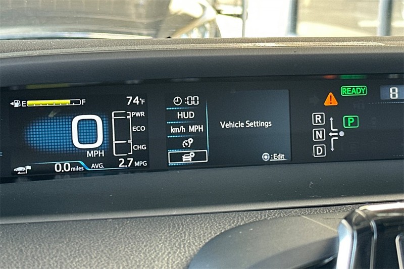 Toyota Prius Prime Vehicle Full-screen Gallery Image 25
