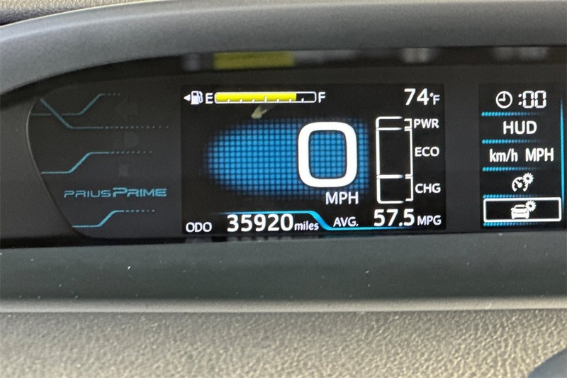 Toyota Prius Prime Vehicle Full-screen Gallery Image 26