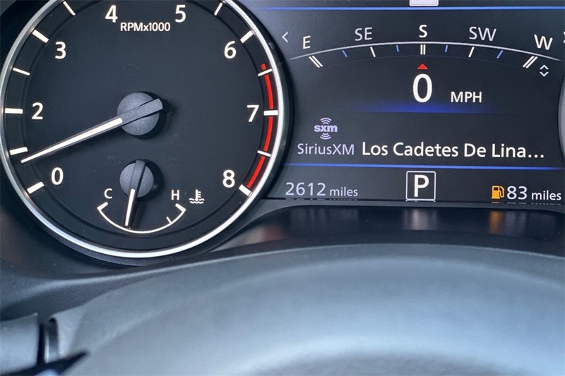Nissan Altima Vehicle Full-screen Gallery Image 25