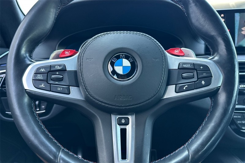 BMW M5 Vehicle Full-screen Gallery Image 23