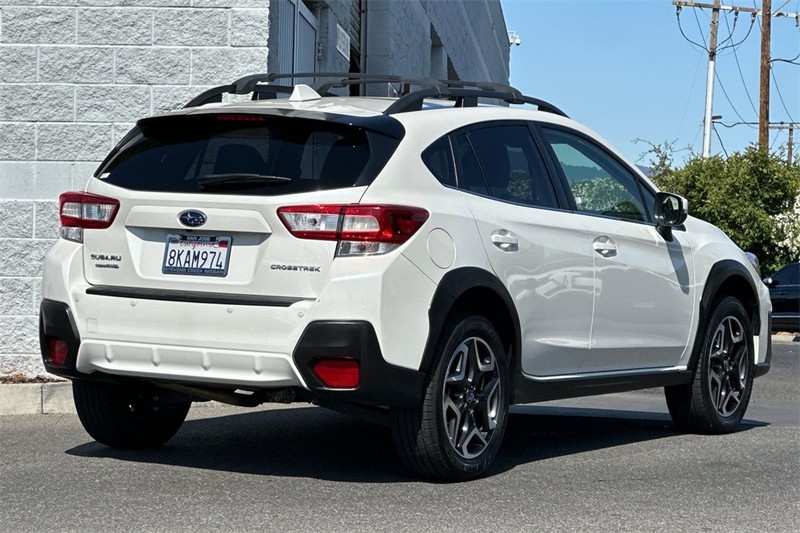 Subaru Crosstrek Vehicle Full-screen Gallery Image 04