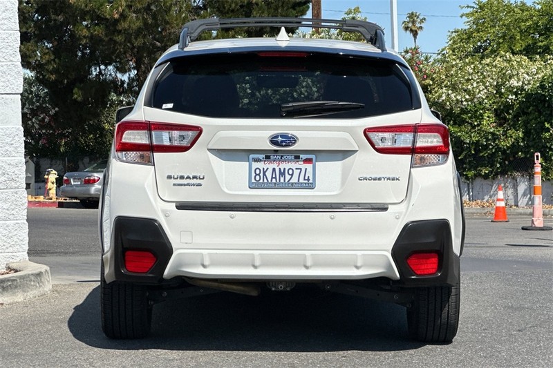 Subaru Crosstrek Vehicle Full-screen Gallery Image 05