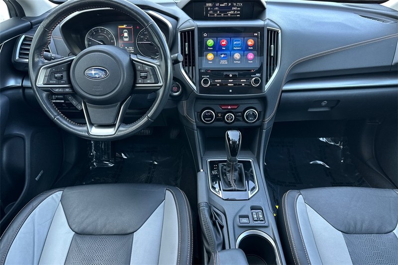 Subaru Crosstrek Vehicle Full-screen Gallery Image 13