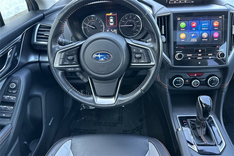 Subaru Crosstrek Vehicle Full-screen Gallery Image 14