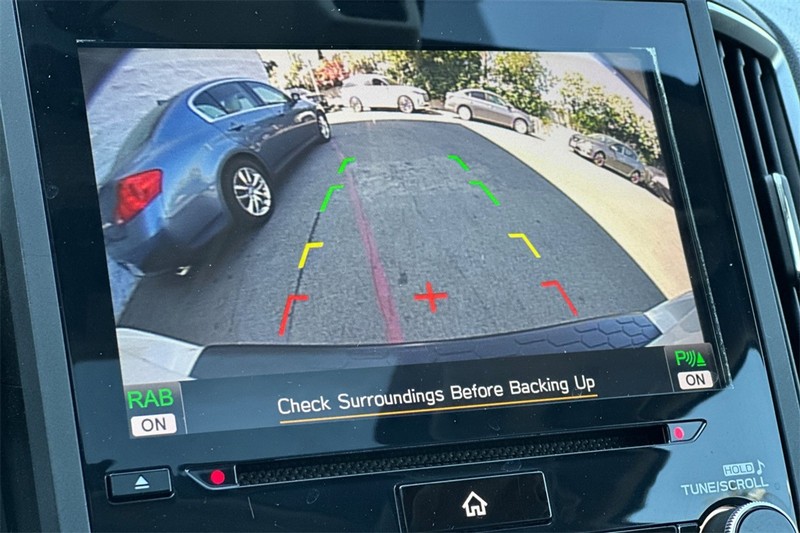 Subaru Crosstrek Vehicle Full-screen Gallery Image 20