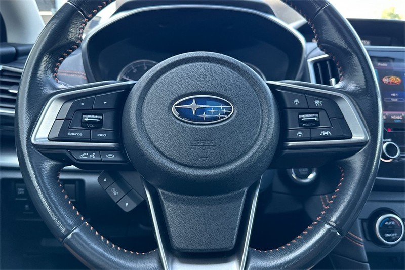 Subaru Crosstrek Vehicle Full-screen Gallery Image 24