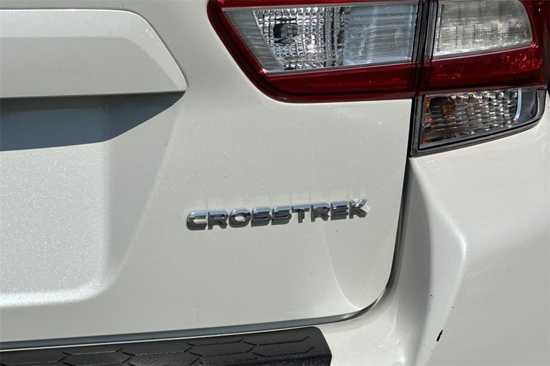 Subaru Crosstrek Vehicle Full-screen Gallery Image 28