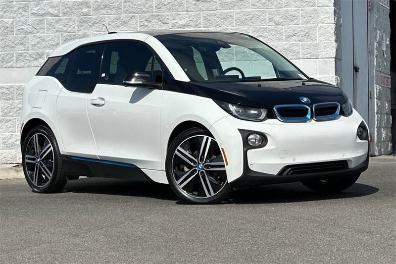 BMW i3 Vehicle Full-screen Gallery Image 02