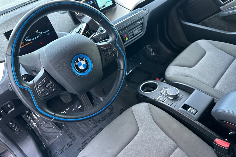 BMW i3 Vehicle Full-screen Gallery Image 10