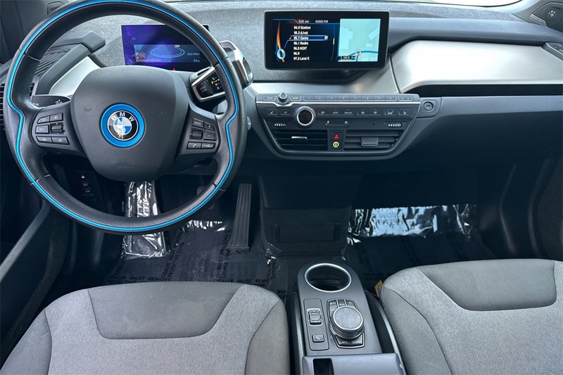BMW i3 Vehicle Full-screen Gallery Image 13