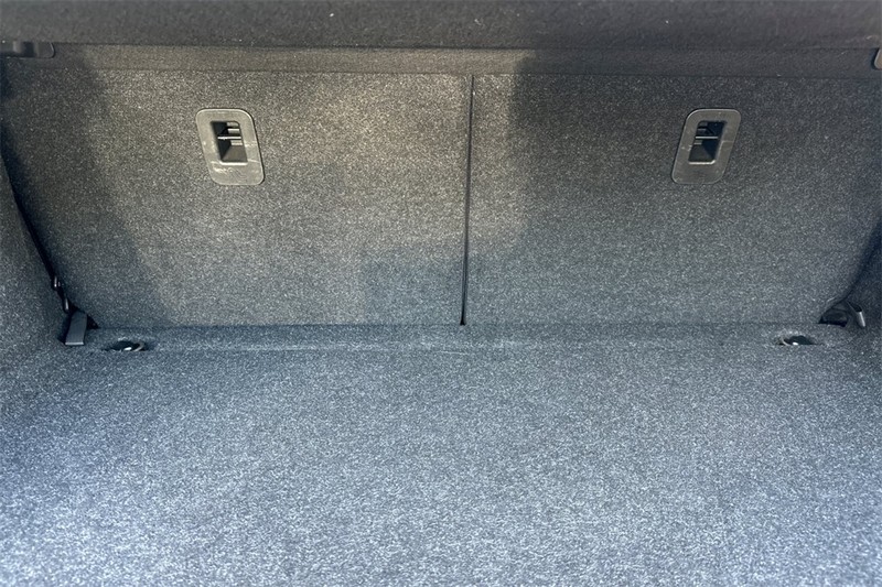 BMW i3 Vehicle Full-screen Gallery Image 15